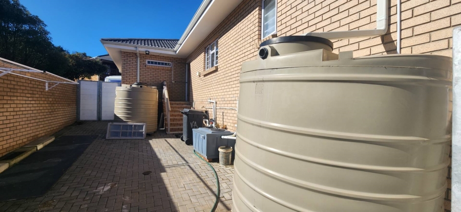 4 Bedroom Property for Sale in Great Brak River Western Cape